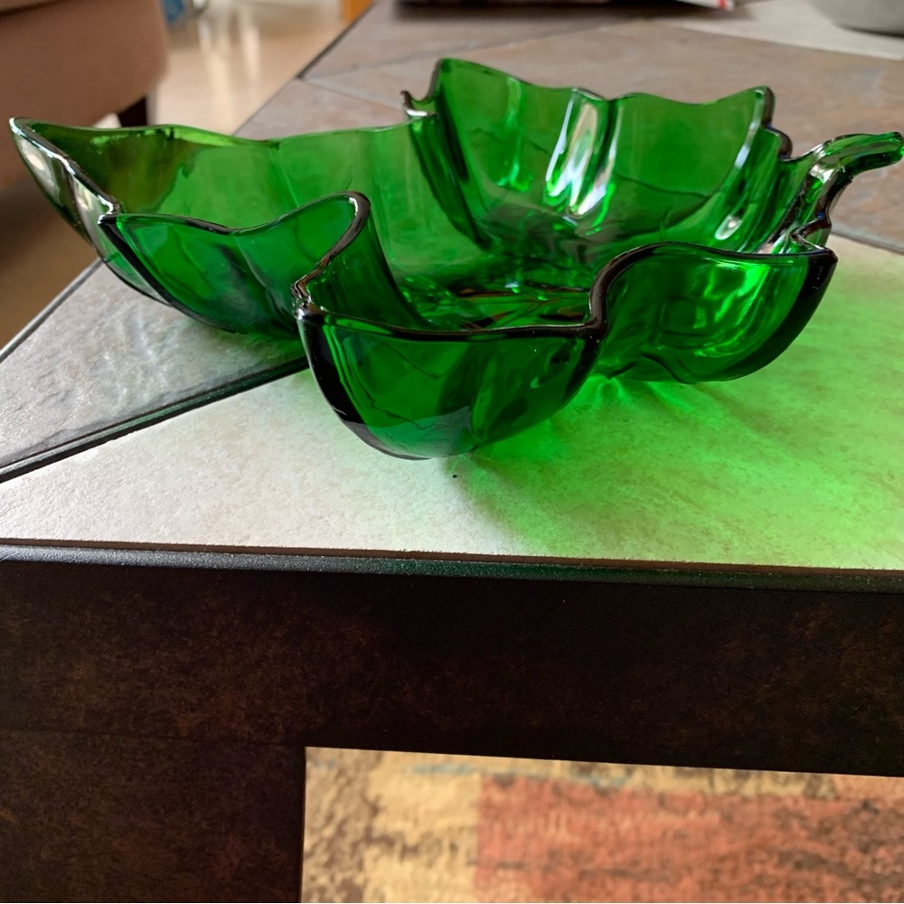 Forest Green Glass‎ Maple Leaf Dish. Use for any fun occasion. - Picture 2 of 5